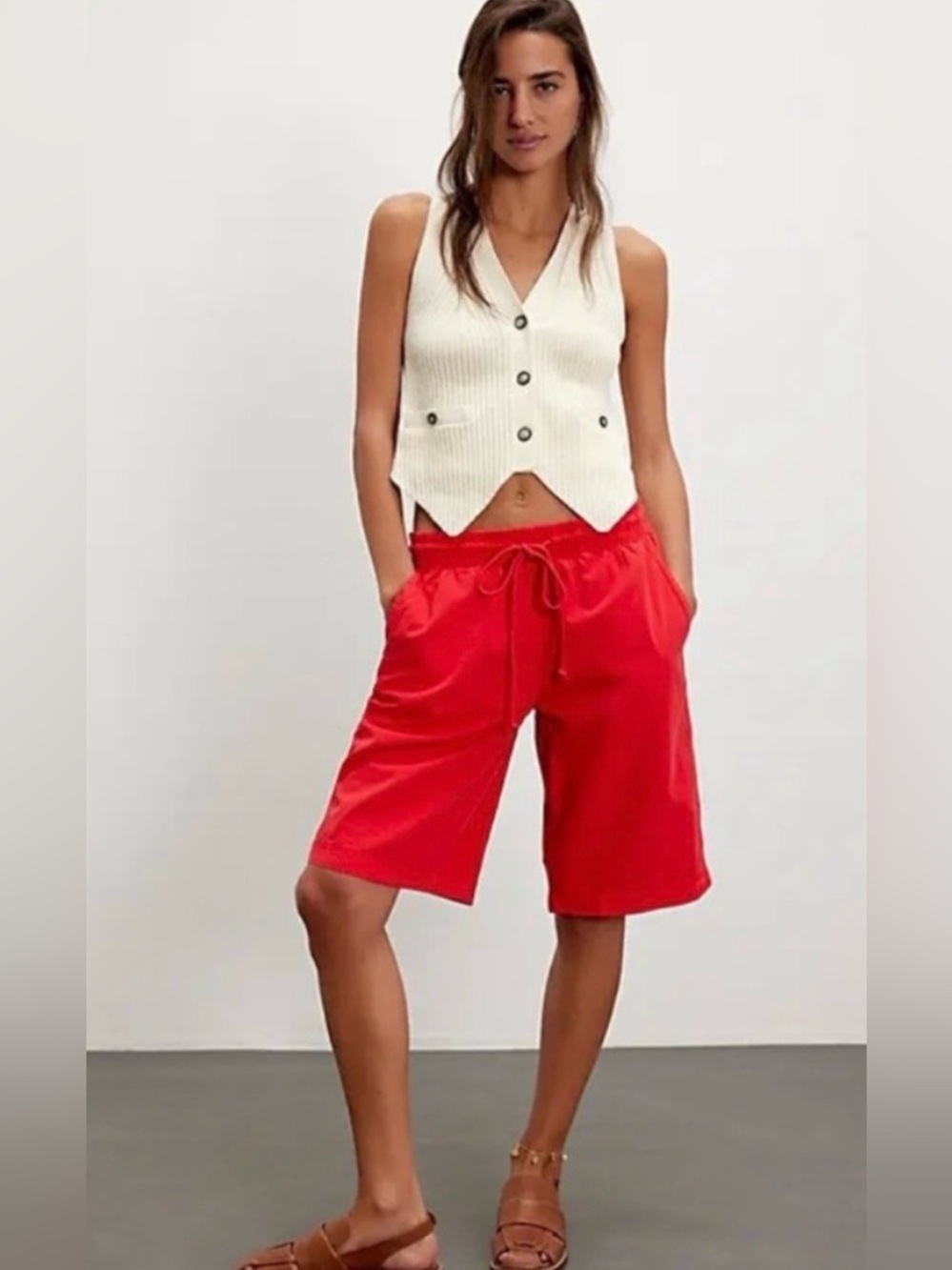 NWOT- Free People Saylor Poplin Pull-on Shorts
Women Bermudas SMALL Vibrant Red